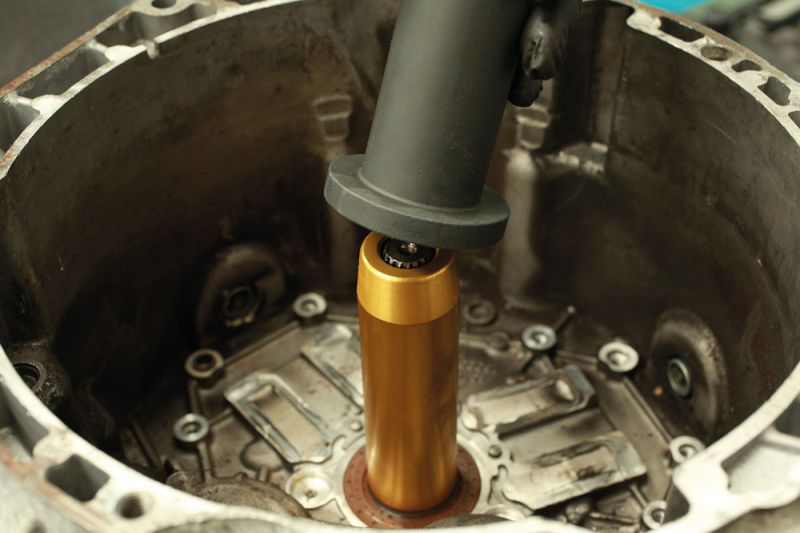 Sett for fjerning/installasjon av simring for dobbel clutch Ford 7821