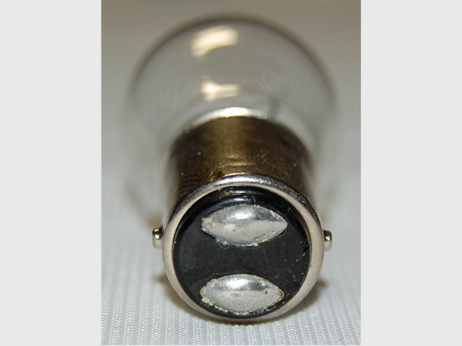 Hovedbilde R335 12V 21W med sokkel 17219 / BA15D