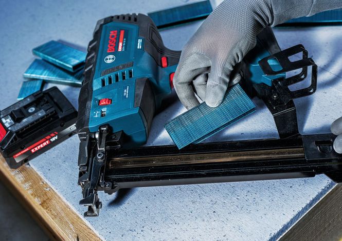 Hovedbilde Bosch Krampepistol Expert EXTH18V-50M Solo L-Boxx