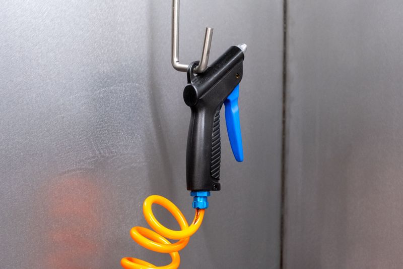 Manuell delevasker med høytrykk i lukket kabinett HPWM800