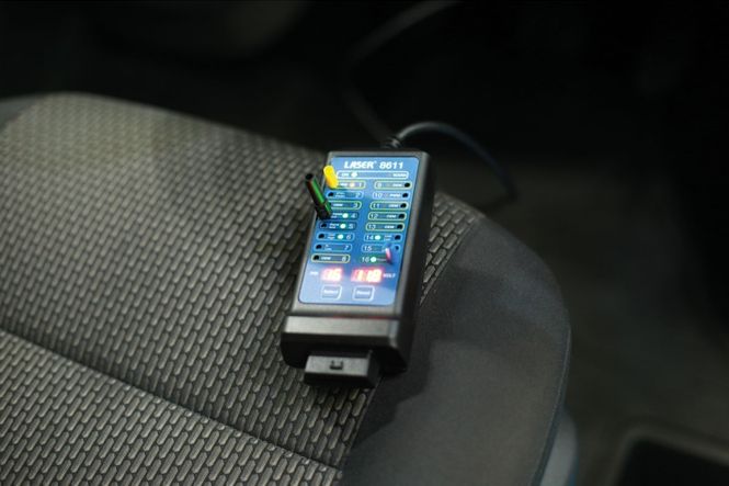 Hovedbilde OBD Breakout Box og signaldetektor 8611