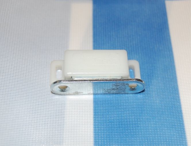 Hovedbilde BA 01 Magnet til dør