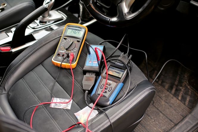 Hovedbilde OBD Breakout Box og signaldetektor 8611