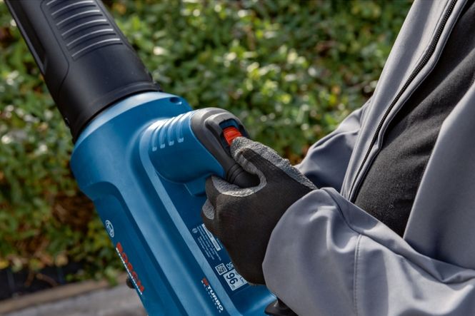 Hovedbilde Bosch Løvblåser GBL 18V-750 Solo